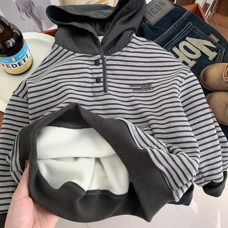 เสื้อสเวตเตอร์คลุมด้วยผ้าขนแกะสําหรับเด็กผู้ชายชิ้นเดียวฤดูใบไม้ร่วงฤดูหนาวเสื้อผ้าเด็กลายเสื้อลําลองกลาง