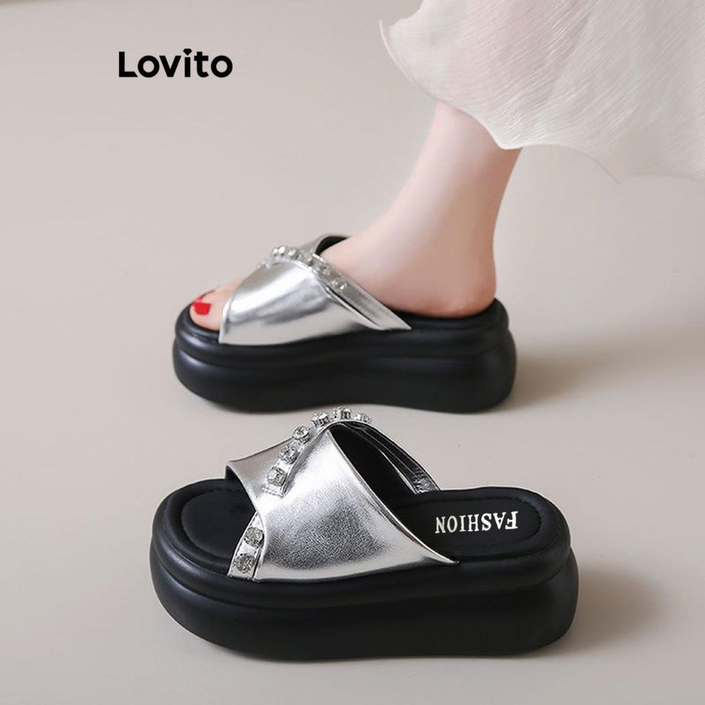 Lovito รองเท้าแตะส้นแบนแบบสวมสบายมีคริสตัลเทียมแบบเรียบ พื้นหนา เพิ่มความสูง สวมด้านนอกได้ สำหรับผู้หญิง LFA59212