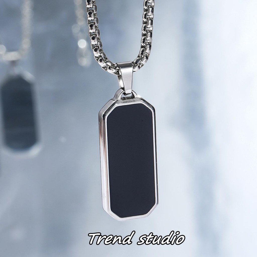สร้อยคอสแตนเลสทรงสี่เหลี่ยมสีดำ สร้อยคอที่เรียบง่ายและมีสไตล์ จะไม่ลอกหรือคล้ำขึ้น สไตล์เกาหลีใส่ได้ทั้งชายและหญิง