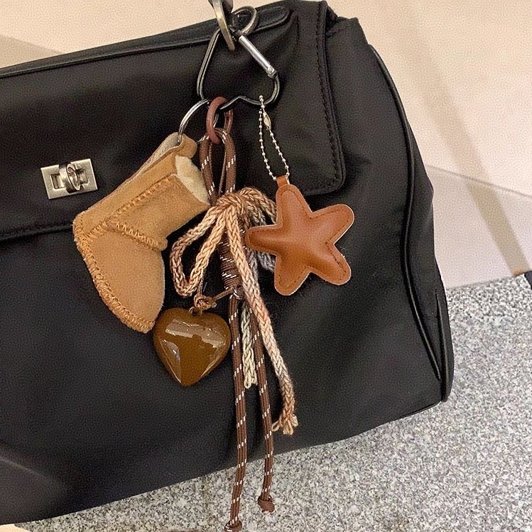 จี้บูตหิมะ~เฟอร์แบบบูรณาการ!Niche miu Style Climbing Rope Love Star Bag Pendant Keychain