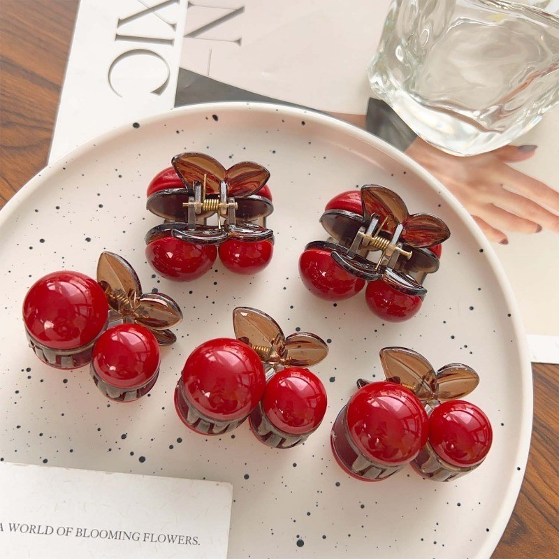 [ แนะนํา] Ankela Red Cherry Hair Claw – คลิปคว้าหางม้าสูง – กิ๊บติดผมผู้หญิงเกาหลี – หมวกสาวหวาน – เครื่องประดับผมพลาสติก – เครื่องมือจัดแต่งทรงผมแฟชั่น ราคา ถูกที่สุด ดีลบีเคเค แกลเลอรีภาพที่ 7