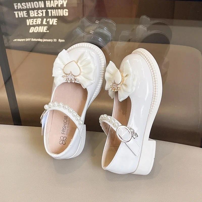 เก๋หวานสาวเจ้าหญิงรองเท้าหนังรักมงกุฎน่ารักเด็กแฟลตแฟชั่นฤดูใบไม้ผลิฤดูใบไม้ร่วงใหม่เด็กพรรครองเท้าสีดําสีเบจ - รูปที่ 3