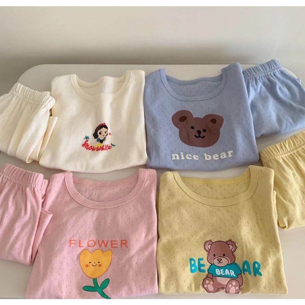 ชุดนอนแขนสั้นผ้าฝ้ายสำหรับเด็กผู้ชายและเด็กผู้หญิงแบบใหม่ฤดูร้อนชุดสองชิ้นกางเกงขาสั้นพิมพ์ลายการ์ตูนน่ารักสำหรับเด็กทารก