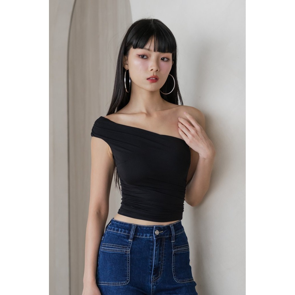 เสื้อชั้นในไร้โครง Alora Toga Ruch (สีดํา)