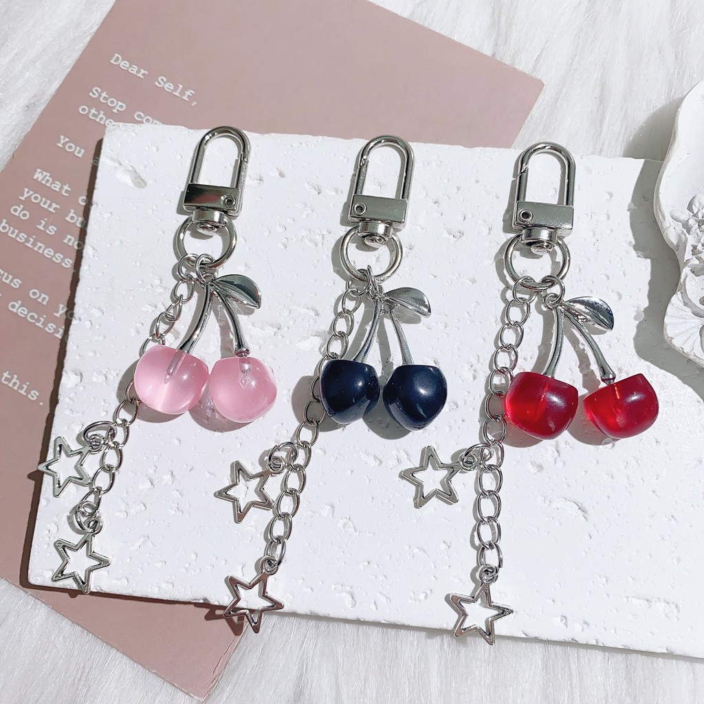 สไตล์เชอร์รี่รูปพวงกุญแจ Charm Vibrant เชอร์รี่กระเป๋าพวงกุญแจของขวัญที่ไม่ซ้ํากันสําหรับสุภาพสตรีปฏิบัติ Key แหวน Adornment