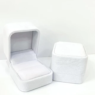 กล่องแหวน กล่องกำมะหยี่ ทรงสูง ขนาด 5*4.5*6 CM ใส่เครื่องประดับ กล่องใส่ต่างหู จี้