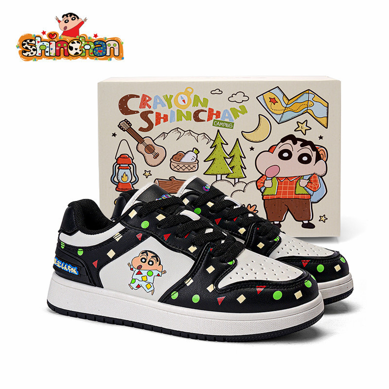 Crayon Shin-Chan อะนิเมะรองเท้าผู้หญิงรองเท้าสีขาวกราฟฟิตีการ์ตูนรุ่นใหม่ฤดูใบไม้ร่วงรองเท้าผ้าใบลำลองมูลค่าสูงสไตล์โรงเรียน