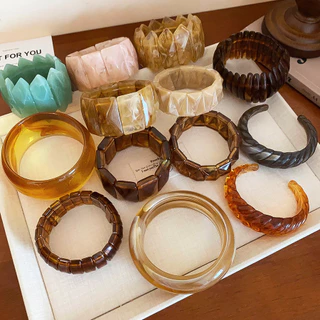 [เจวบิวตี้]สร้อยข้อมือเปิดปากวงรีอะคริลิคออกแบบสร้อยข้อมือแบบเรียบง่ายทันสมัยและส่วนบุคคลแมทช์ง่ายพร้อมอุปกรณ์เสริมมื
