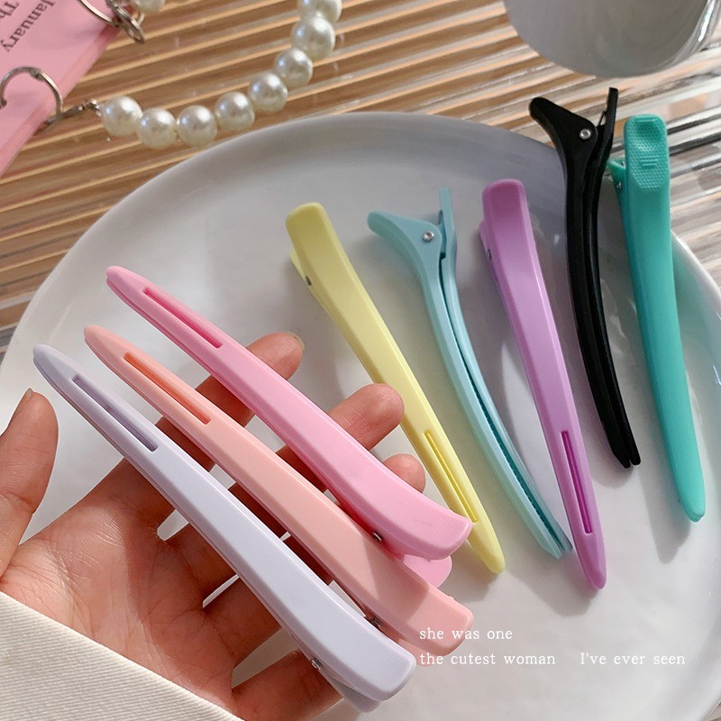 กิ๊บติดผมแต่งหน้าสีสันสดใสผมปุยสิ่งประดิษฐ์คลิปหน้าม้าสําหรับผู้หญิง