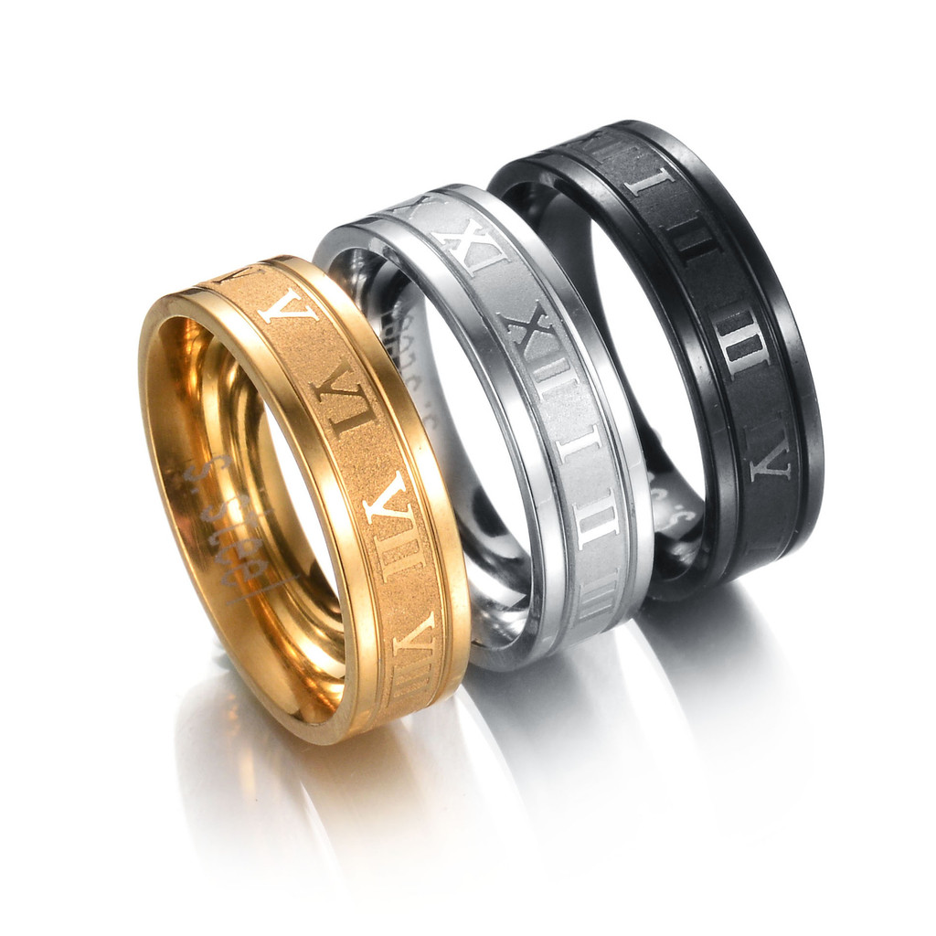 แหวนสแตนเลสและ titanium ออกแบบหรูหรา มีตัวเลขโรมัน ส่องประกายบนพื้นผิววิจิตร สวมได้ทุกวันและโอกาสสำคัญ
