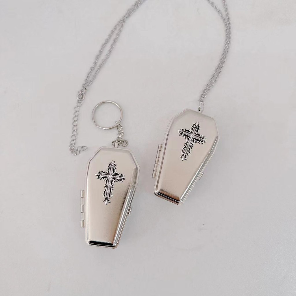 Dark Gothic สไตล์โลงศพโลหะกล่องเก็บขนาดเล็ก Cross Ashtray พวงกุญแจแบบพกพาสร้อยคอจี้ขนาดเล็ก