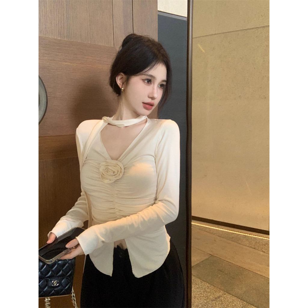 เสื้อยืดสีดำผู้หญิง คอวี สม็อคกลางอก ชายเสื้อแหวกโชว์สะดือ แถม!ผ้าผูกคอ และเข็มกลัดดอกไม้ #0305 - รูปที่ 6