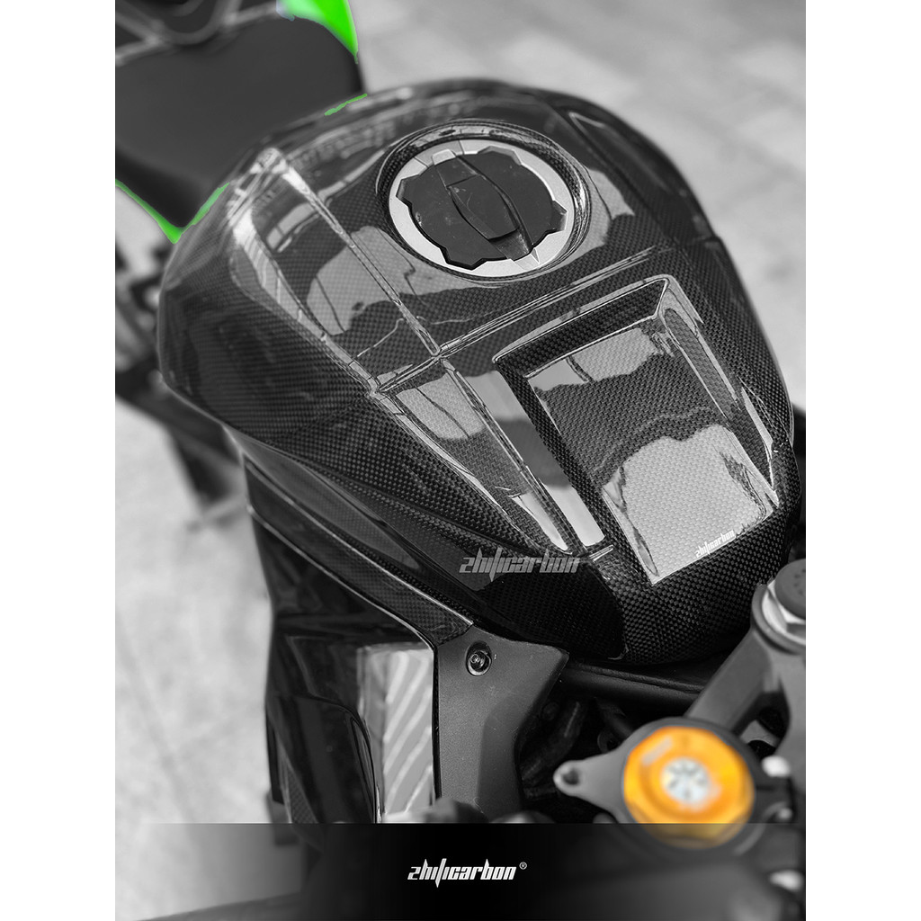 ร้านคนไทยรับประกันครอบถังน้ำมันแต่ง คาร์บอนแท้ 100% คาวาซากิ  ZX4-R/RR ครอบถังน้ำมันคาร์บอนไฟเบอร์แท