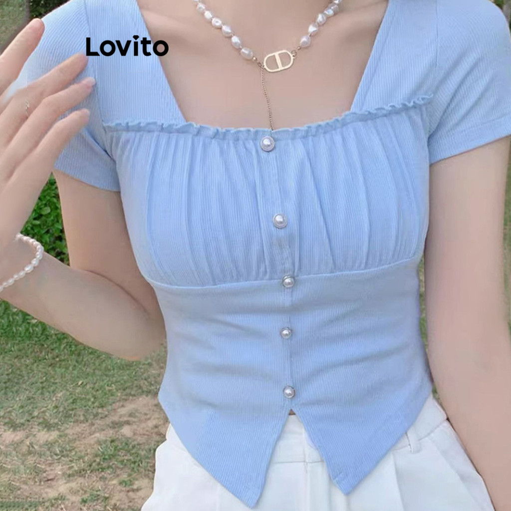 Lovito เสื้อยืด แบบจับจีบ ไม่เสมอกัน แต่งไข่มุก สีพื้น หรูหรา สำหรับผู้หญิง LNE19105 (สีฟ้า)