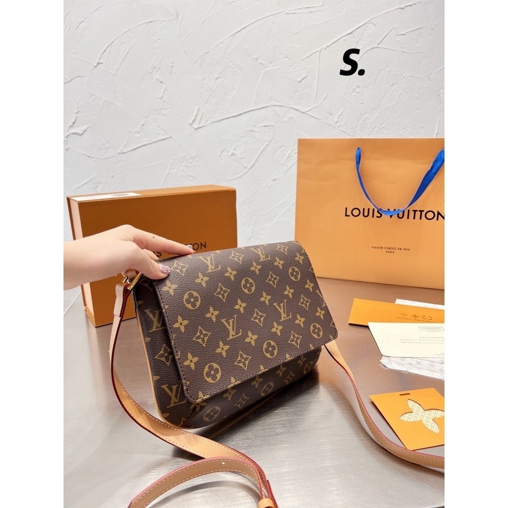 พร้อมสต็อกภาพจริง L0UIS VUITT0N MUSETTE TANGO SERIES WOMEN LEATHER BROWN 27CM MESSENGER BAG (ครบชุด)