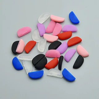 [จัดส่งภายในประเทศ]1 คู่ Push On แผ่นจมูกแว่นตา Anti slip Pad แว่นตาอุปกรณ์เสริม Anti-slip ใส่ซิลิโคนกันลื่นสําหรับเด็ก