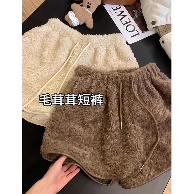 Lamb fleece shorts for women in winter, high waisted black design, warm and loose casual plush hot pants