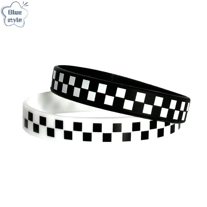 Bluestyle Vintage คู่ลายสก๊อตสีขาวรูปแบบตาหมากรุกสร้อยข้อมือซิลิโคนสายรัดข้อมือตกแต่งโปรดปราน Race Car Party Supplies ใหม่