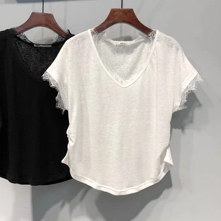 ฟลีซคอตตอนแขนสั้นคอวีแต่งลูกไม้สำหรับผู้หญิง เสื้อเบสสไตล์เกาหลีหลวมสำหรับฤดูร้อน เสื้อแขนสั้นไหล่ปกติ Needle Happy EK6E
