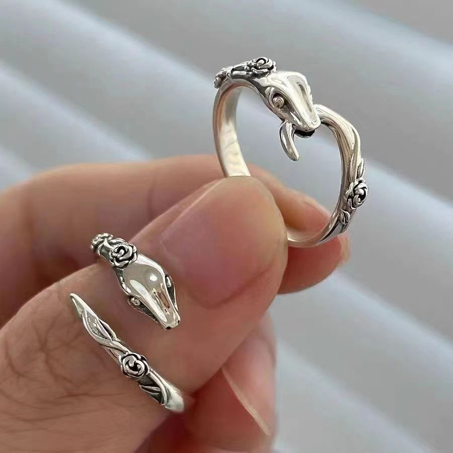 แหวนงูแหวนออกแบบหญิง Niche แฟชั่นที่ไม่ซ้ํากัน Rose Retro High-End Index Finger แหวน