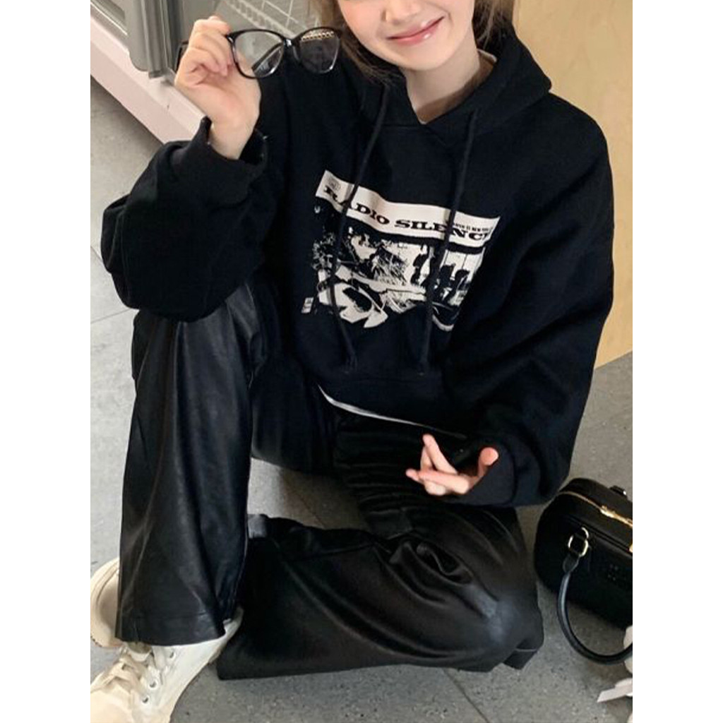 เสื้อฮู้ดขนแกะผู้หญิงพิมพ์ลายตัวอักษรหลวมสบายๆ