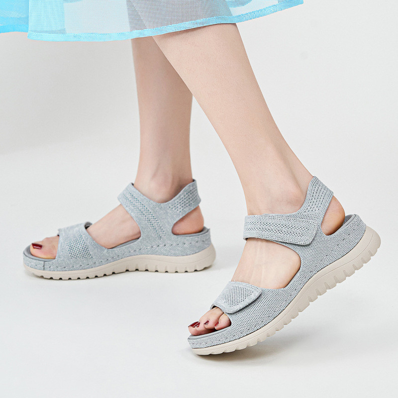 รองเท้าแตะผู้หญิงกีฬาสันทนาการ Velcro รองเท้าชายหาดพื้นหนาระบายอากาศขนาดบวก 35-42