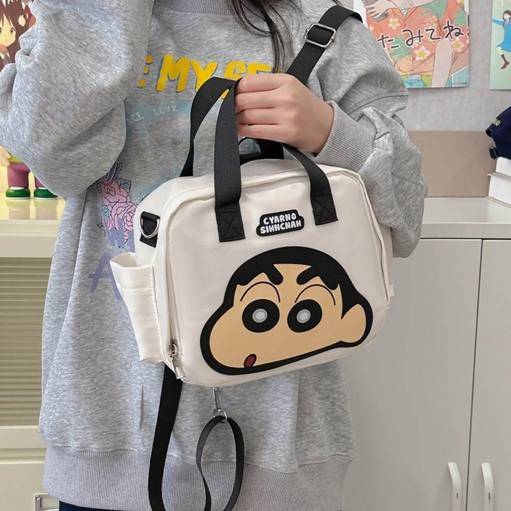 Bliss Crayon Shin-Chan กระเป๋าเป้สะพายหลัง,Crossbodyกระเป๋าสินค้าขนาดเล็กกระเป๋าผ้าใบ,ตลกป้ายกระเป๋าเก็บกระเป๋าจี้กระเป๋าซิปอะนิเมะกระเป๋าสะพายกระเป๋าเดินทาง