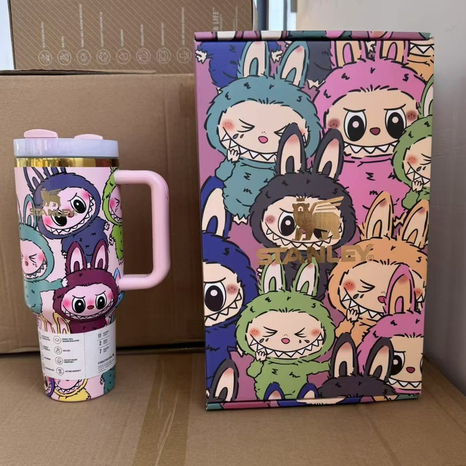 40 ออนซ์ Labubu Tumbler พร้อมฝาปิดหลอดแก้วกาแฟสแตนเลสกระติกน้ําสูญญากาศฉนวนถ้วยเย็นร้อนของขวัญ