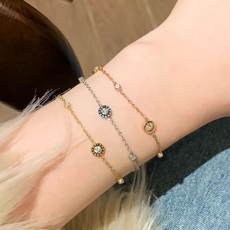 สร้อยข้อมือ พลอยเทียม ตัวเลขโรมันเงา, วัสดุสแตนเลส, กันน้ํากันเหงื่อจะไม่จางหาย, การไหลเวียนของนิรันดร์คลาสสิกที่ตรงกันทั้งหมดประณีต,