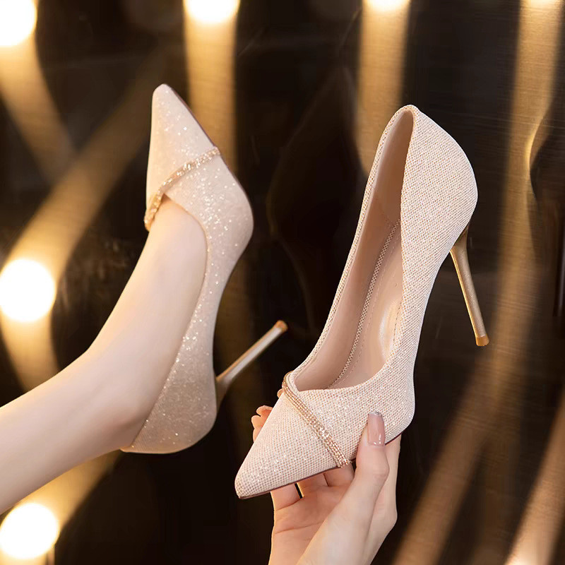 รองเท้าส้นสูงชี้ Toe Stiletto รองเท้าแฟชั่น