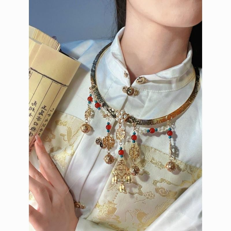 วันปีใหม่ Hanfu อุปกรณ์เสริมสไตล์โบราณ Peace Longevity ล็อคสร้อยคอเครื่องประดับยาวกลับ Embellishment