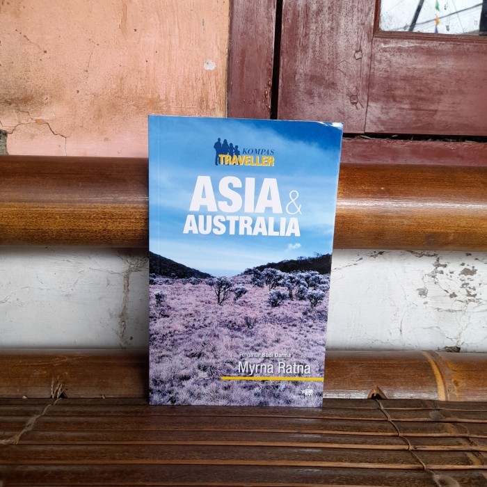 ORIGINAL BOOK Compass Traveler Asia & Australia โดย Myrna Ratna