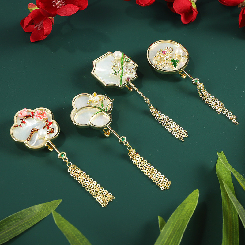 Elegant Orchid ไม้ไผ่พัดลมรูปเข็มกลัด Faux Pearl พู่โลหะ Pins ผู้หญิงสาว Overcoat อุปกรณ์เสริม