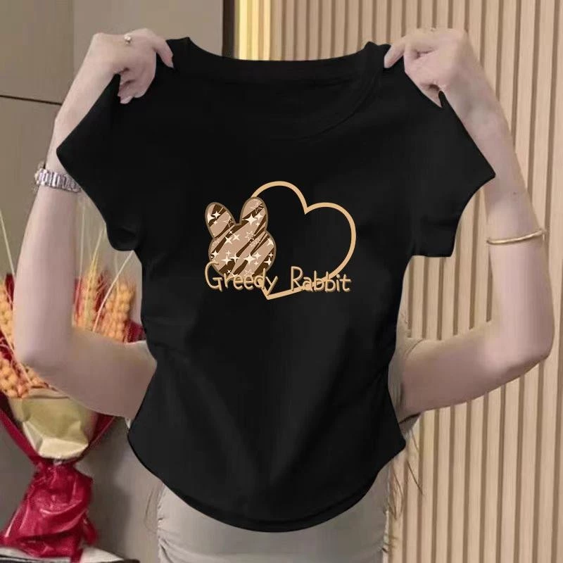 เสื้อผ้าแฟชั่นสวยๆคอกลมเสื้อยืดครอปเอวลอยทรงเข้ารูปเอวยางยืด ใส่สบายผ้านิ่มดีค่ะ มีหลายไซส์ให้เลือกมีหลายสีให้เลือกเสื้อ