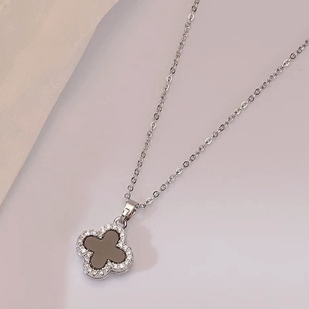 สร้อยคอจี้โคลเวอร์สวยงาม SOS 1275