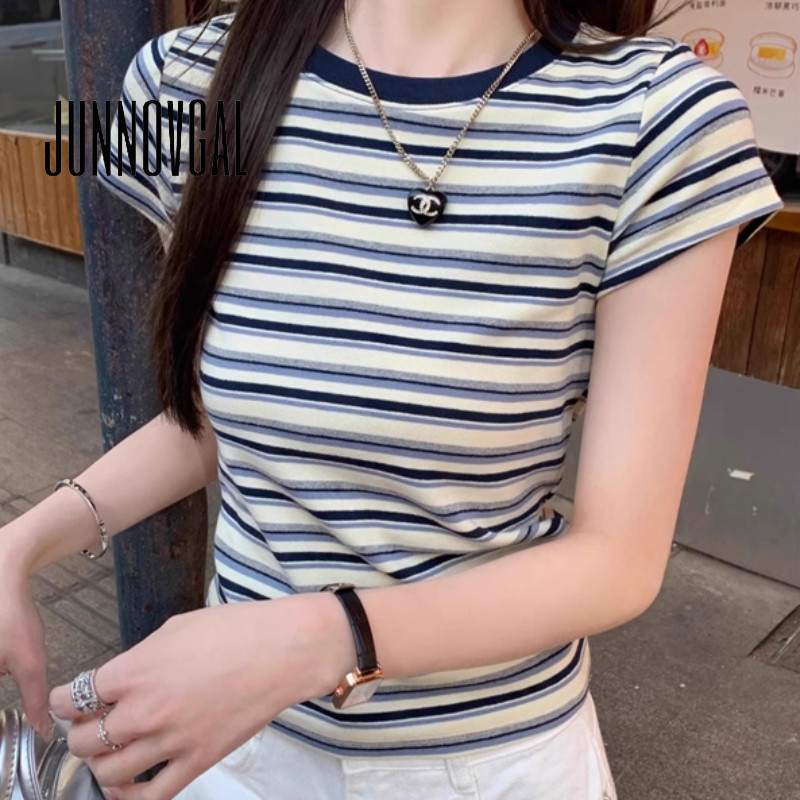 JUNNOVGAL เสื้อยืดผู้หญิง 2025 ลายทางคอกลมแขนสั้นแฟชั่นทุกวัน Casual Slim Fit All Match