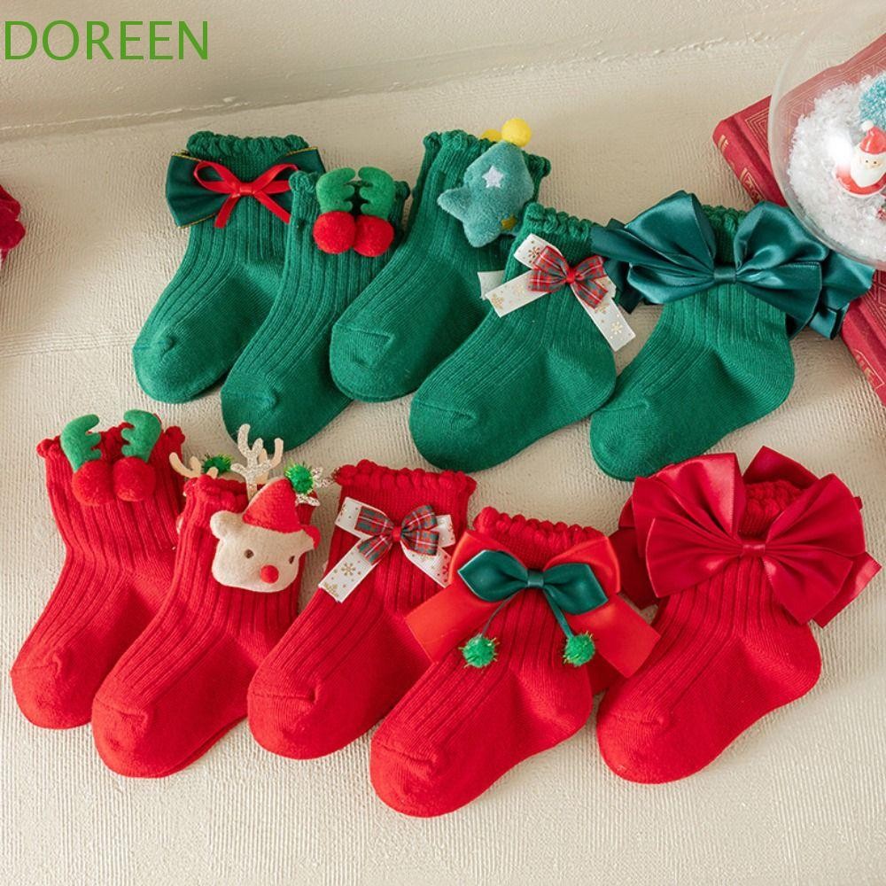 Doreen ถุงเท้าคริสต์มาสสําหรับเด็ก, ถุงเท้ากลางหลอดเขากวางสีเขียวสีแดง, แถบต้นคริสต์มาสแบบนุ่ม Bowknot การ์ตูนถุงเท้าเด็ก