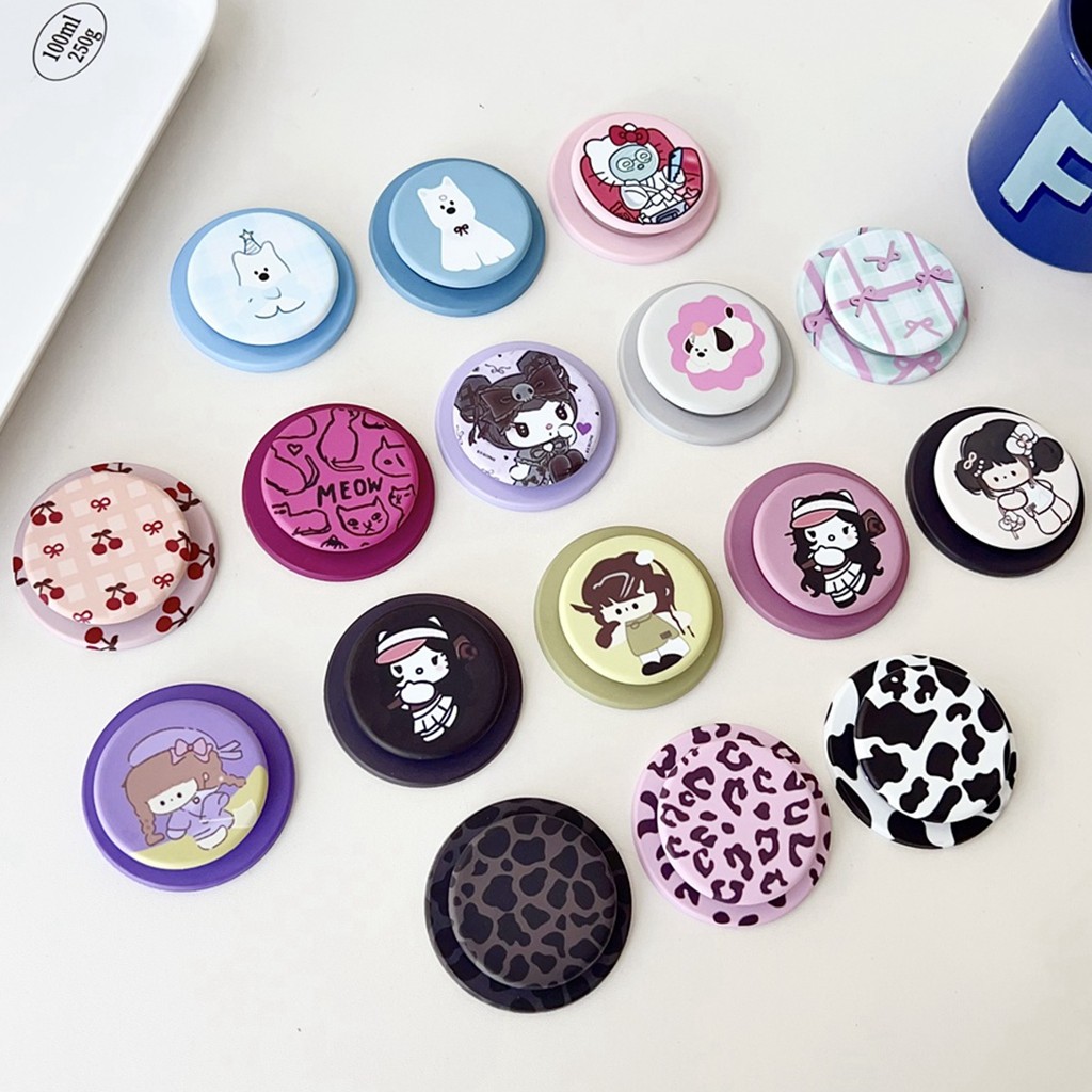 ทรงกลม Magnetic Attraction Kuromi สาวเสือดาวพิมพ์สุนัขลูกสุนัขรูปแบบผู้ถือโทรศัพท์ Creative Kickstand สําหรับ Naked โทรศัพท์มือถือ Magsafe กรณีพับ Anti-drop PC Bracket