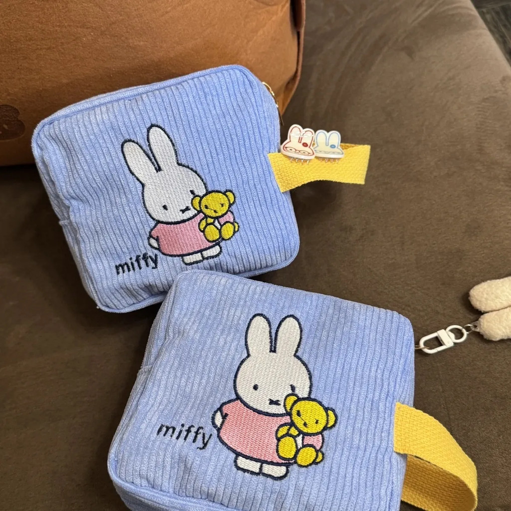 กระเป๋าเก็บเครื่องสําอางลาย มิฟฟี่ กระต่ายและหมีน้อยโพลารอยด์