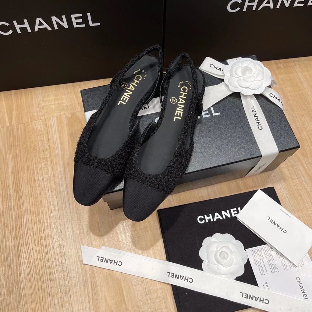 รองเท้าส้นแบน CHANEL Classic (ไซส์ 35-40)