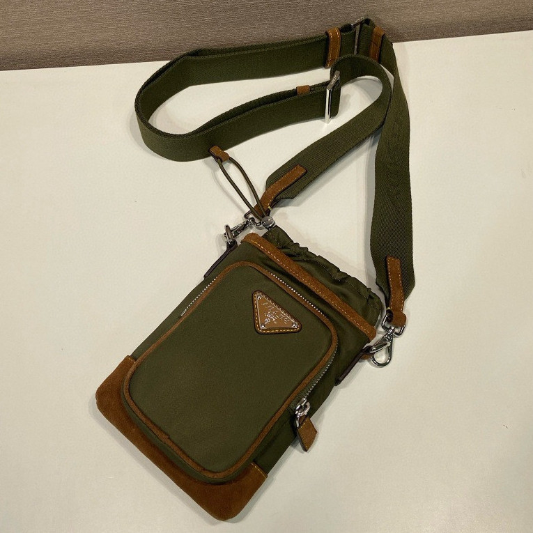 Pre order ราคา3900 PPP 2ZH155 13*18CM กระเป๋าใส่มือถือสะพายข้าง รุ่นใหม่ ไนลอนรีไซเคิล สายปรับได้ เป