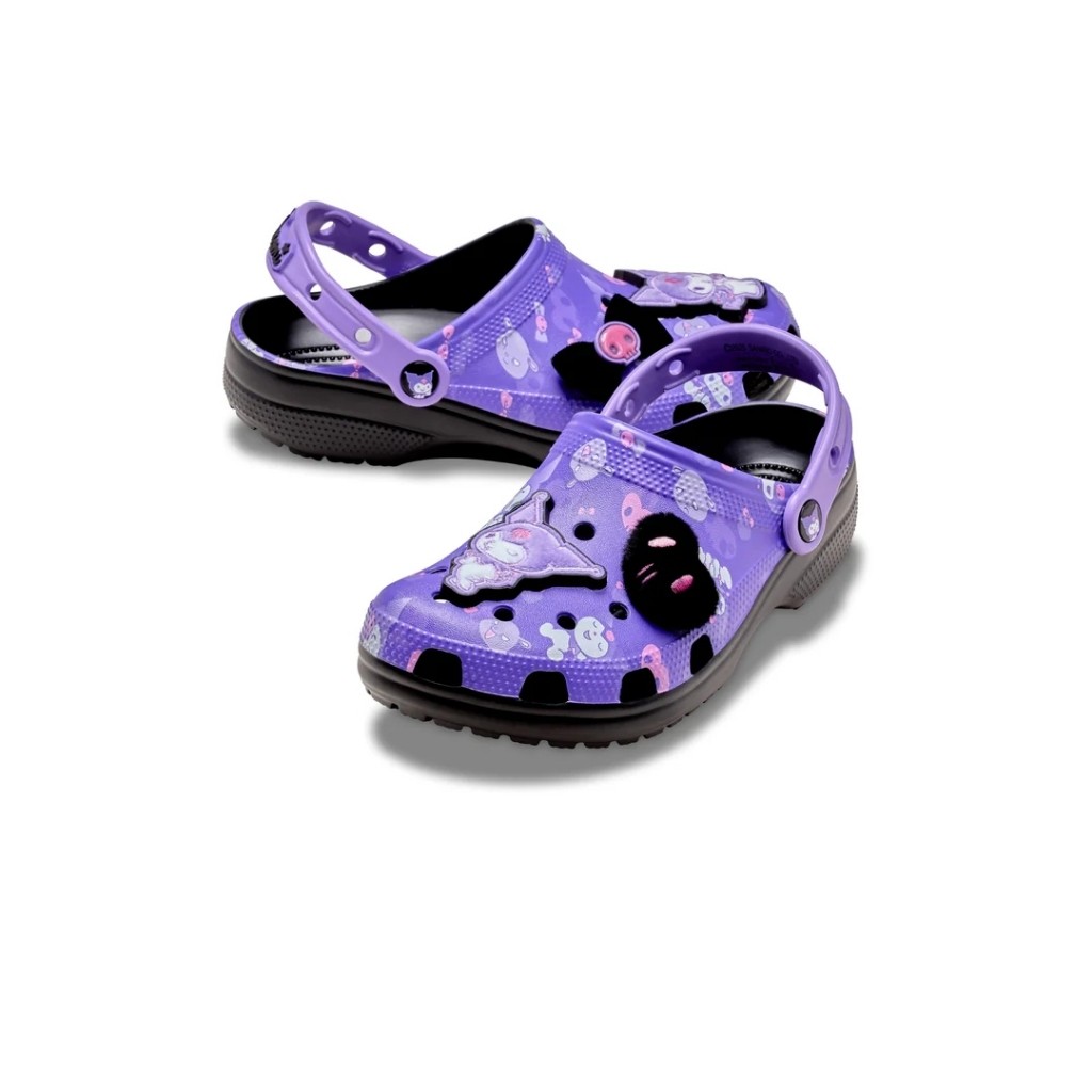 Crocs รรองเท้าลำลองผู้ใหญ่ KUROMI CLASSIC CLOG รองเท้าแตะ แฟชั่นกระแสนิยม