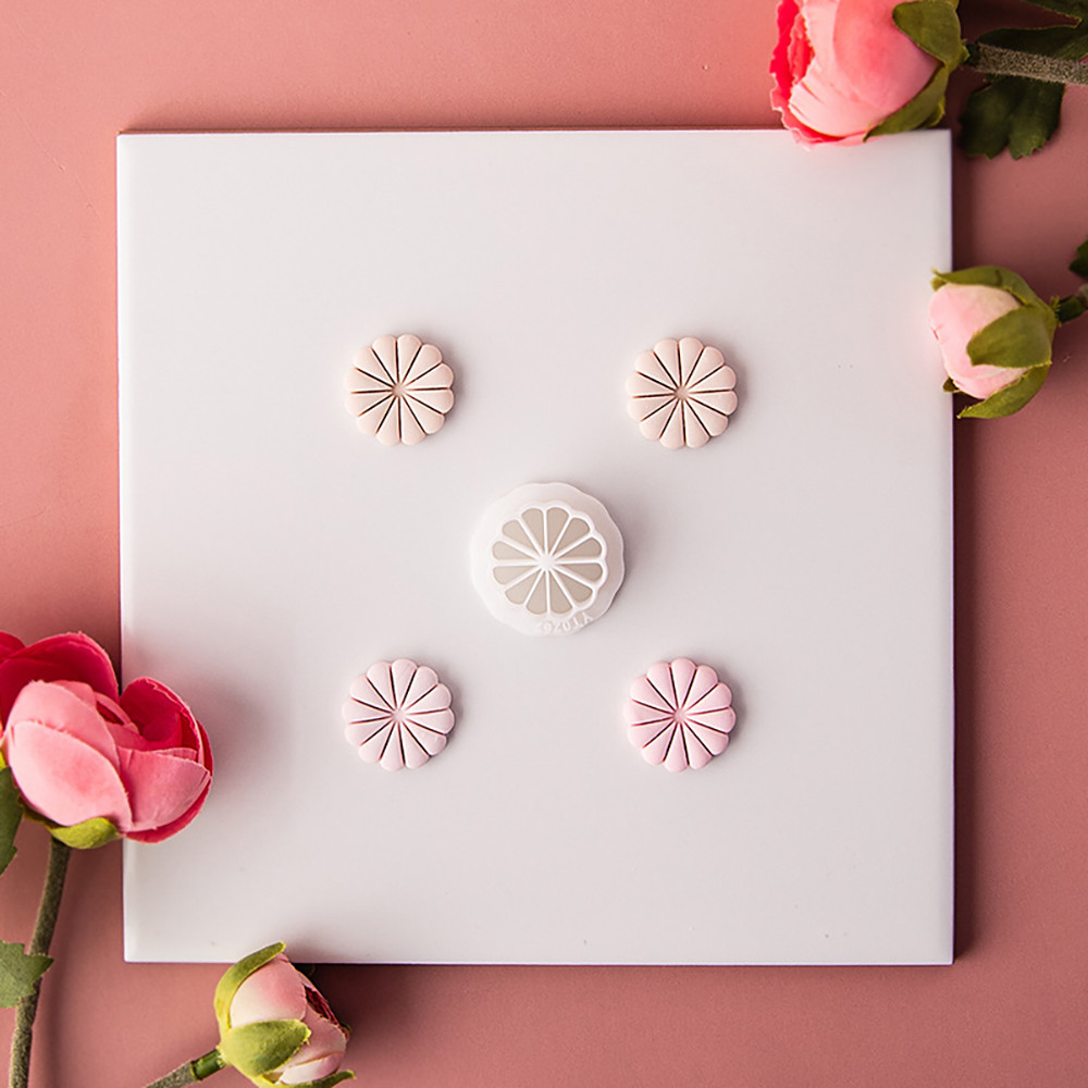 1PC ต่างหูทําเรขาคณิต Polymer Clay Cutters Creative วงกลมรูปตกแต่งเซรามิค Clay Molds DIY Clay เครื่องประดับเครื่องมือ