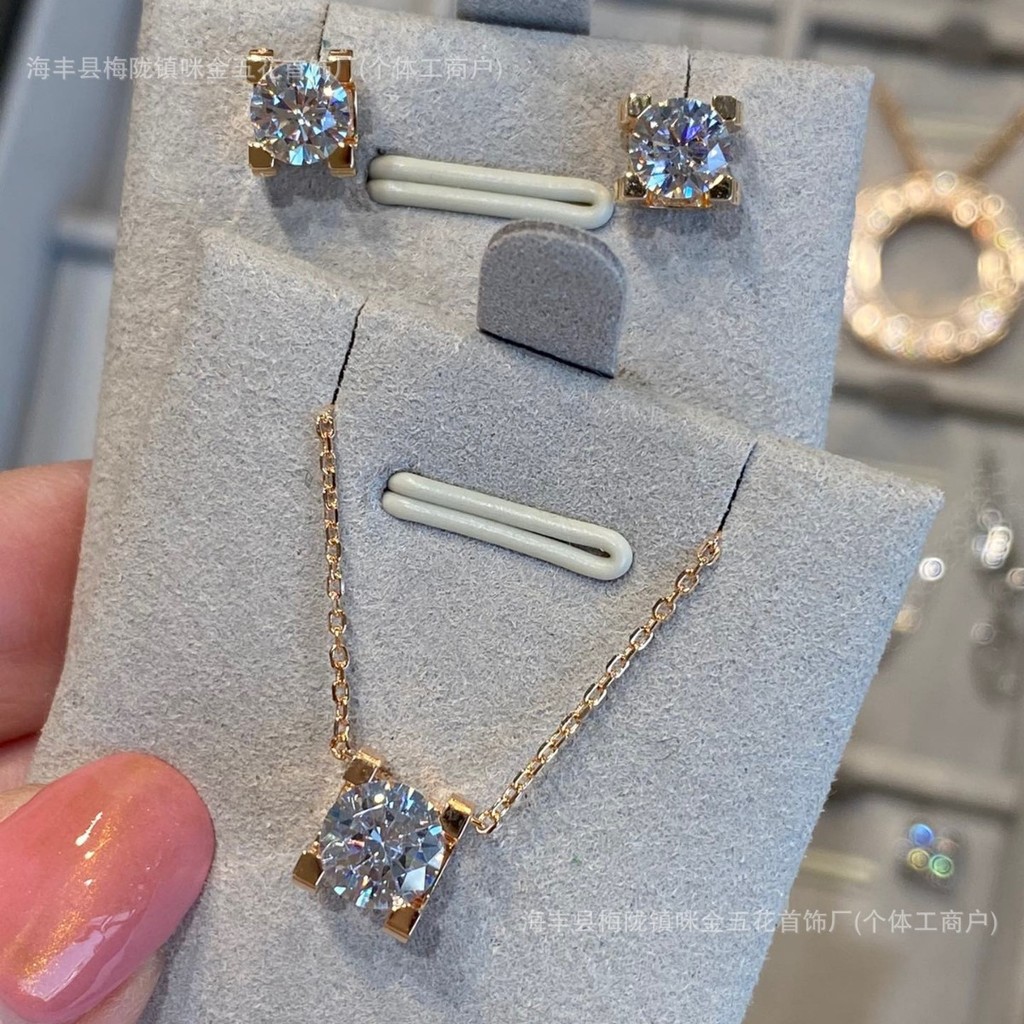 สร้อยคอยุโรปอเมริกัน V Taurus หรูหราคลาสสิค 1กะรัตชุบทองคำโรส สำหรับผู้หญิง