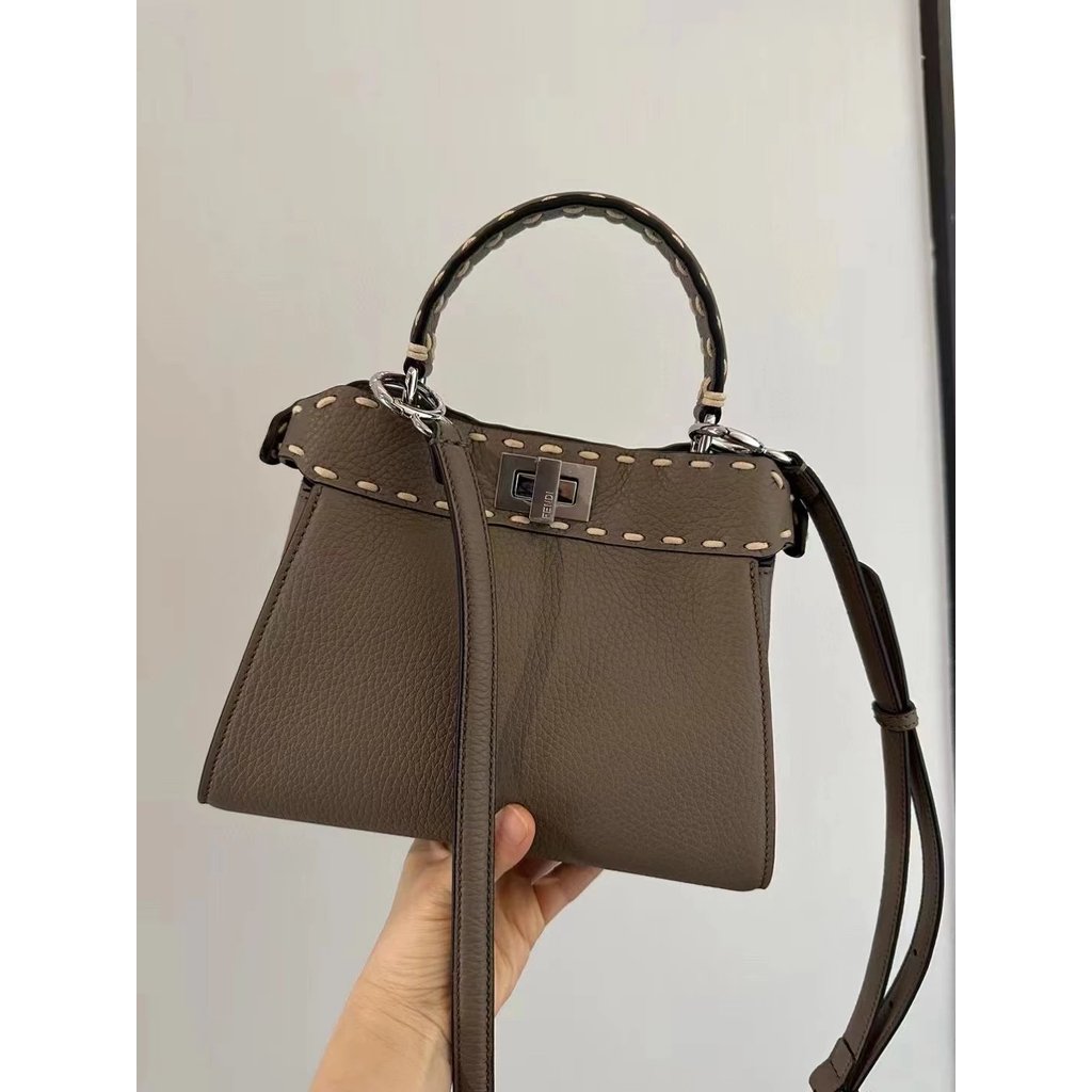 Fendi Peekaboo Mini กระเป๋าถือหนังแท้ สินค้าของแท้จากแบรนด์