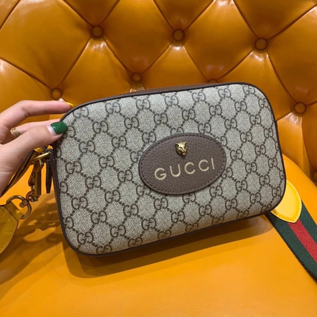 กระเป๋าคาดเอว Gucci ออกแบบดั้งเดิมด้วยลายหัวเสือ ทำจากหนังคุณภาพ