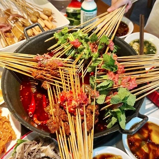 1 แพ็ค 95-100 ชิ้น ราคาถูก 6/8/10/12นิ้ว เสียบบาร์บีคิว ไม้เสียบลูกชิ้น ไม้เสียบอาหาร ไม้เสียบหมูปิ้ง จัดส่งจากประเทศไทย