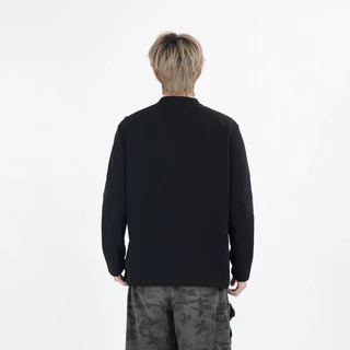 B&R รุ่นใหม่ เสื้อยืดแขนยาว การออกแบบปุ่ม เรียบง่ายและสะดวกสบาย สีทึบ เสื้อคู่