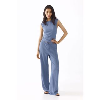 H&M(เอชแอนด์เอ็ม) เสื้อท็อปผ้าจูร์ซีย์ผิวสัมผัส ผู้หญิง 1314…