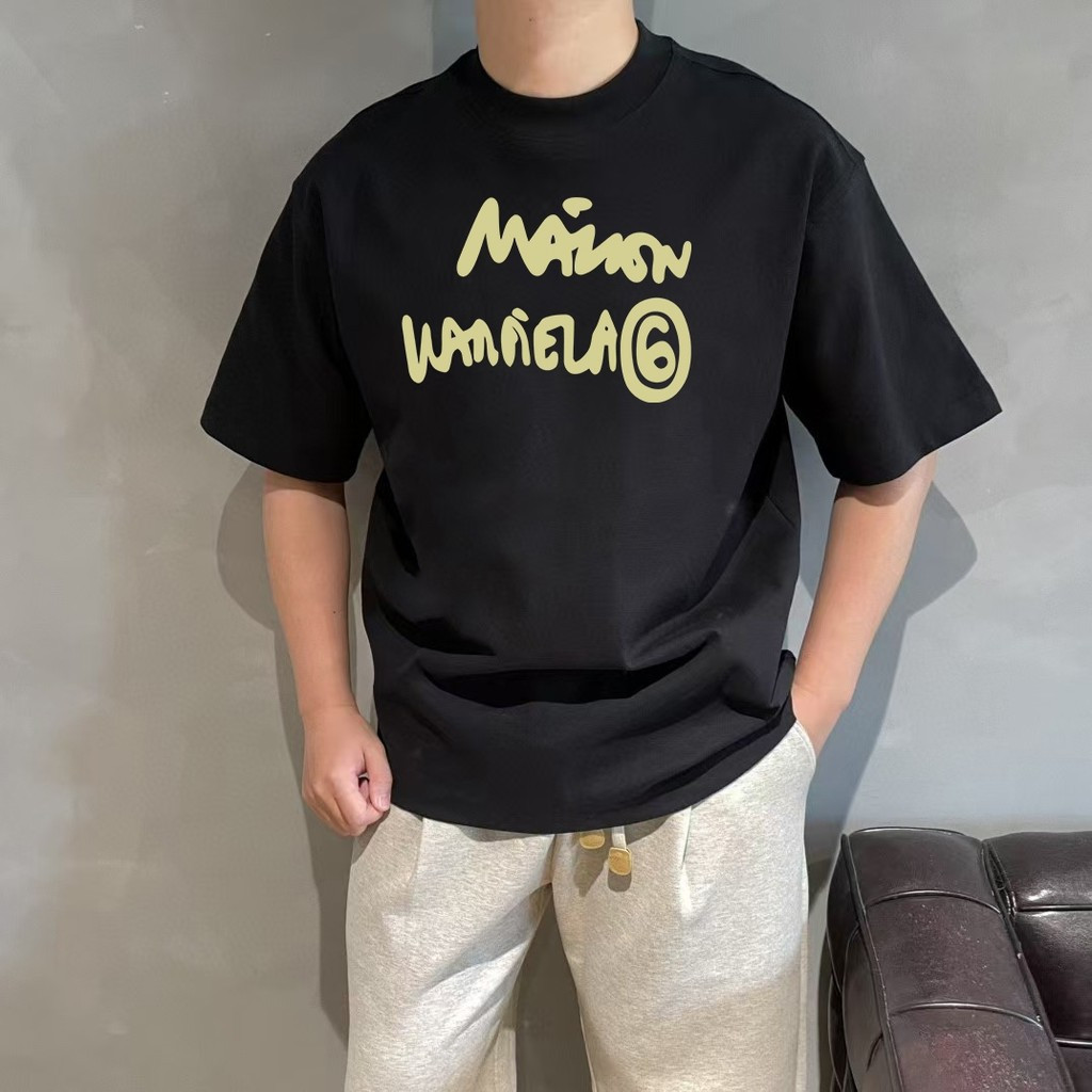 เสื้อยืดแขนสั้น Maison Margiela MM6 สำหรับผู้ชายและผู้หญิง ออกแบบใหม่ในต้นฤดูใบไม้ผลิ พร้อมรอบคอน่าร